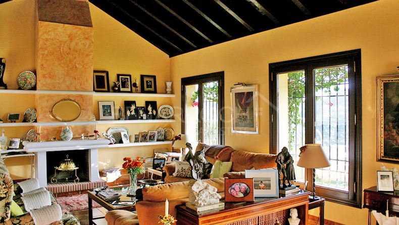 Photo gallery - Villa in Los Altos de La Quinta, Benahavis