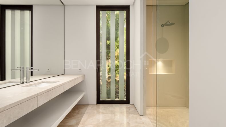 Galerie de photos - Villa de style contemporain à El Bosque, Benahavis