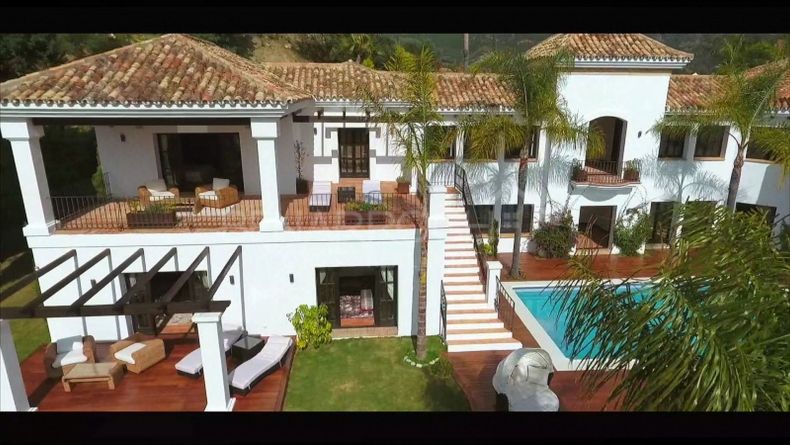 Photo gallery - Charming villa in La Zagaleta, Benahavis