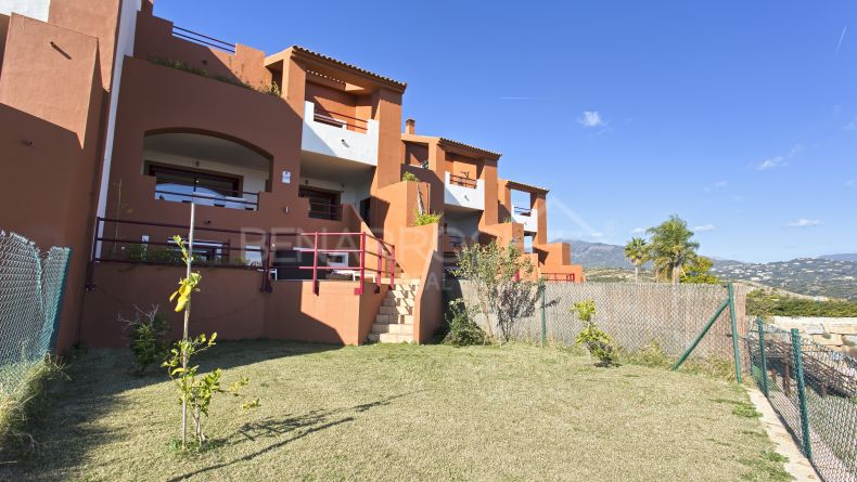 Townhouse in the urbanization Los Jaralillos, Benahavis