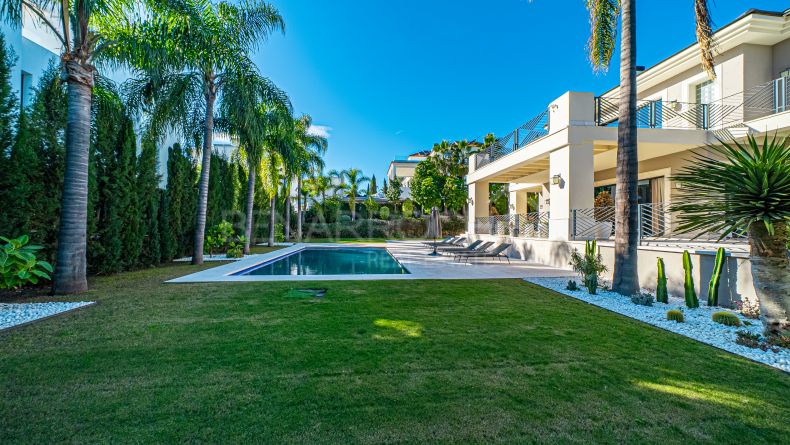 Photo gallery - Villa in Benahavis, Los Flamingos urbanization