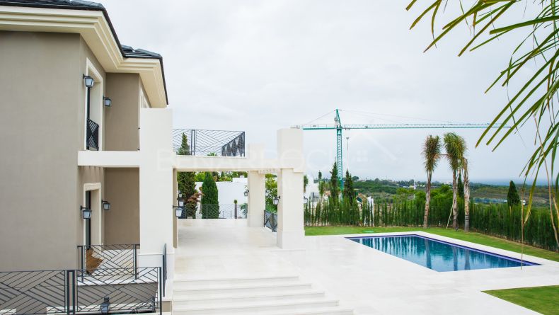 Galerie de photos - Villa nouvellement construite à Benahavis, urbanisation Los Flamingos