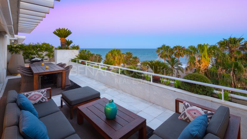 Photo gallery - Duplex penthouse on the first line beach in Los Granados, Puerto Banus