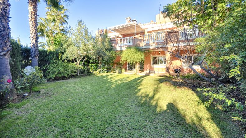 Ground floor with garden near the beach, Park Beach, Estepona