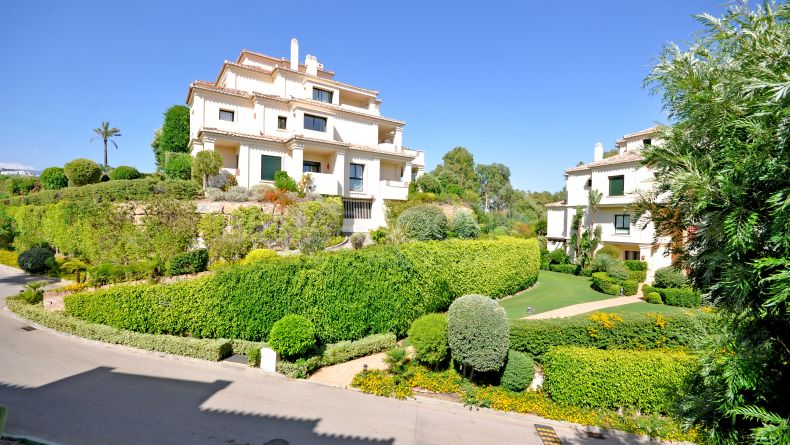 Galería de fotos - Apartamento de tres dormitorios en Capanes del Golf, Benahavis