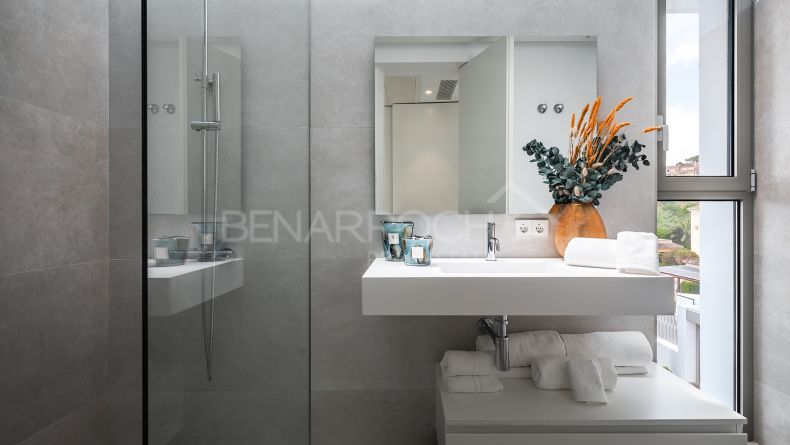 Photo gallery - Contemporary Villa in El Paraíso, New Golden Mile, Marbella