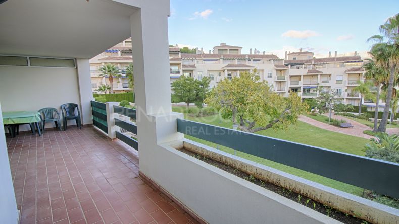 Apartamento cerca de Puerto Banús, en Lorcrimar.