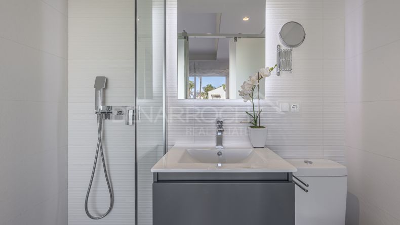 Photo gallery - Beachfront apartment in Costalita, Estepona