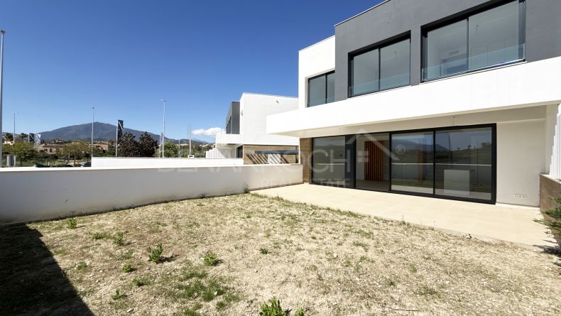 Galerie de photos - Maison jumelée avec vue à Atalaya, Estepona