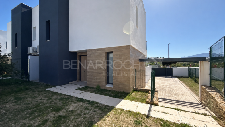 Galerie de photos - Maison jumelée avec vue à Atalaya, Estepona