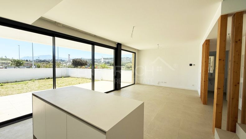 Galerie de photos - Maison jumelée avec vue à Atalaya, Estepona