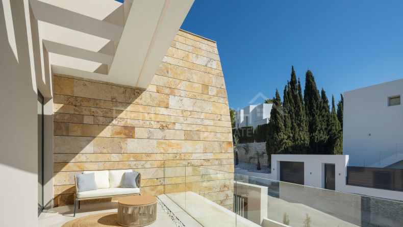 Photo gallery - Contemporary-style villa in La Cerquilla, Nueva Andalucía