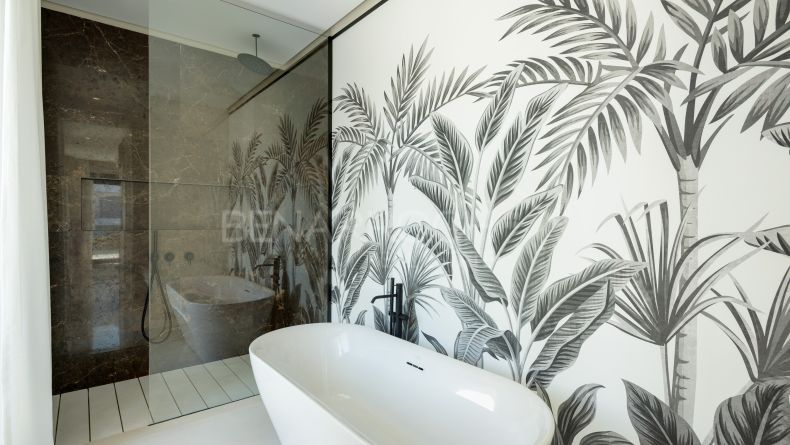 Photo gallery - Contemporary-style villa in La Cerquilla, Nueva Andalucía