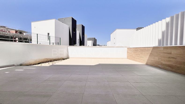 Galerie de photos - Maison jumelée avec garage privé à Atalaya, Estepona