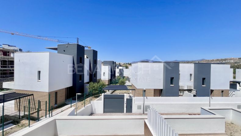 Galerie de photos - Maison jumelée avec garage privé à Atalaya, Estepona
