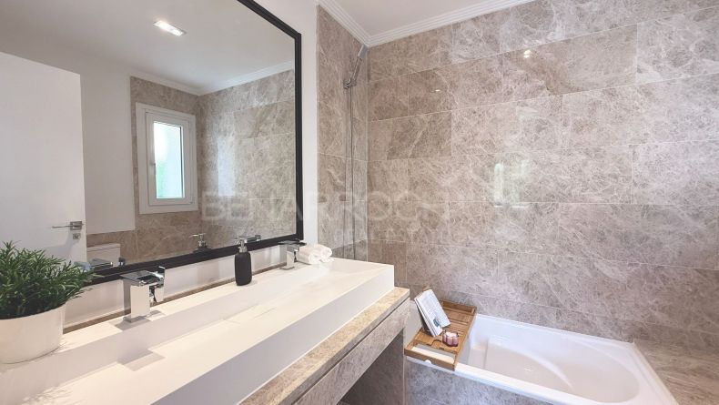 Photo gallery - Semi-detached house with sea views in Santa Clara Golf, Marbella