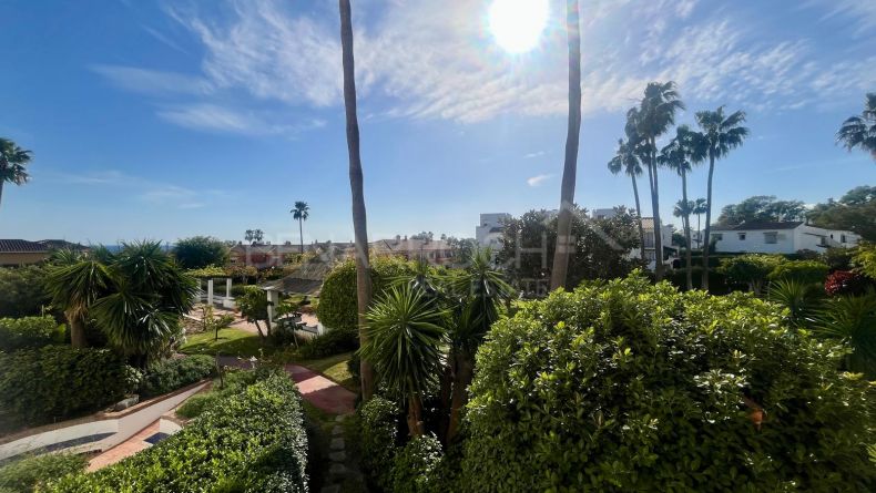 Photo gallery - Mid-floor apartment with views in Atalaya, Estepona