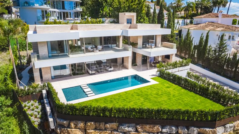 Contemporary-style villa in Paraiso Alto, Benahavis