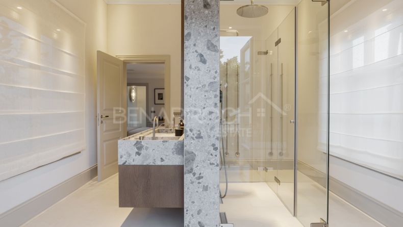Galerie de photos - Villa méditerranéenne entièrement rénovée à Nueva Andalucía, Marbella