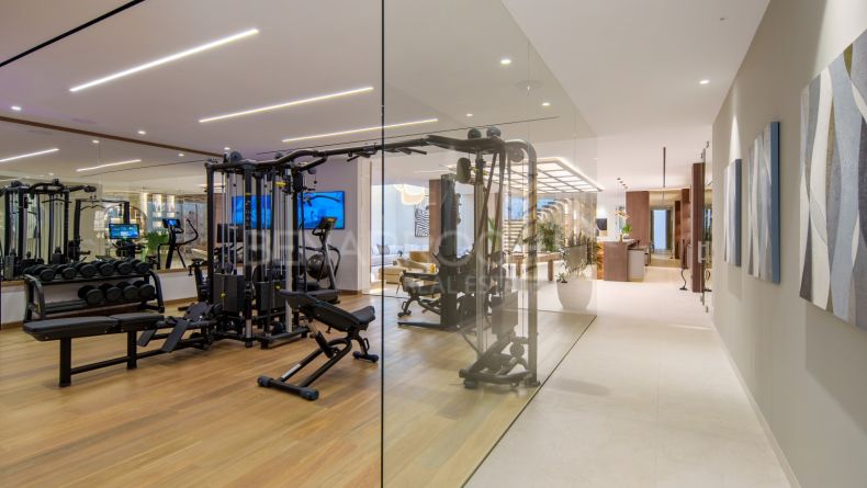 Photo gallery - Luxury contemporary villa with golf views in Nueva Andalucía, Marbella ¿Te está resultando útil esta conversación?