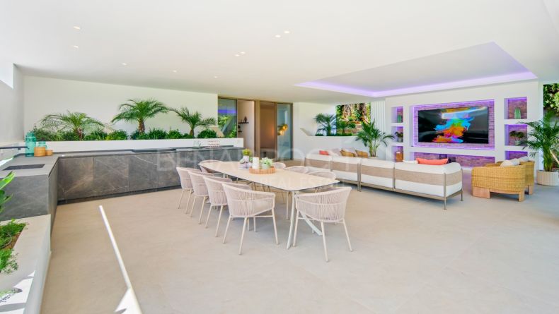 Photo gallery - Luxury contemporary villa with golf views in Nueva Andalucía, Marbella ¿Te está resultando útil esta conversación?