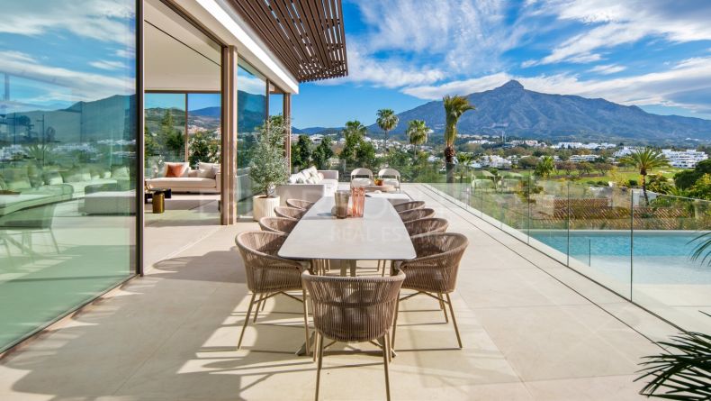 Photo gallery - Luxury contemporary villa with golf views in Nueva Andalucía, Marbella ¿Te está resultando útil esta conversación?