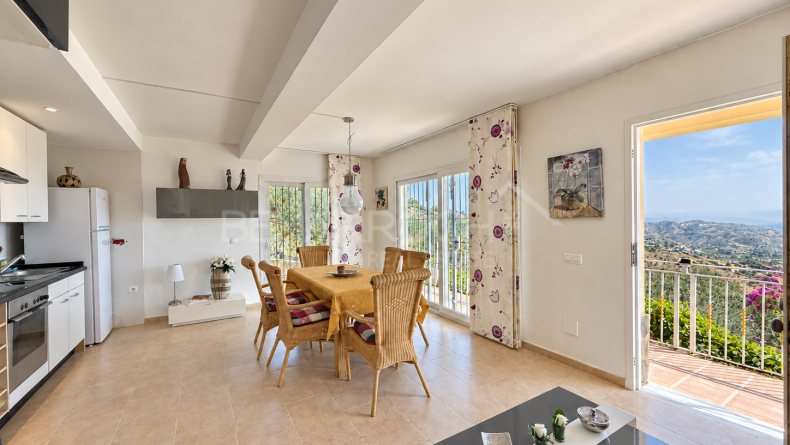 Galería de fotos - Casa de campo con vistas panorámicas en Monda
