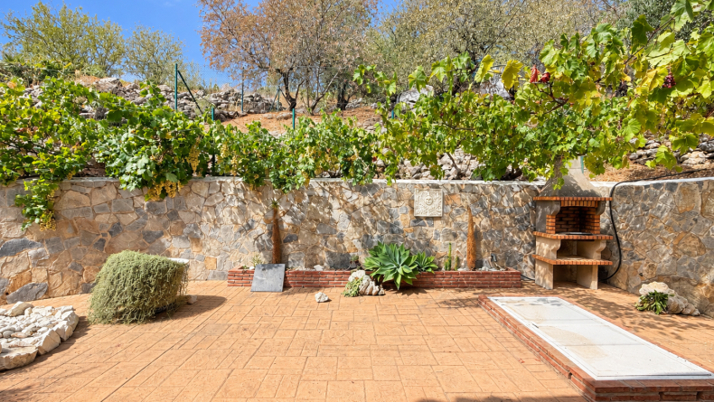 Galería de fotos - Casa de campo con vistas panorámicas en Monda