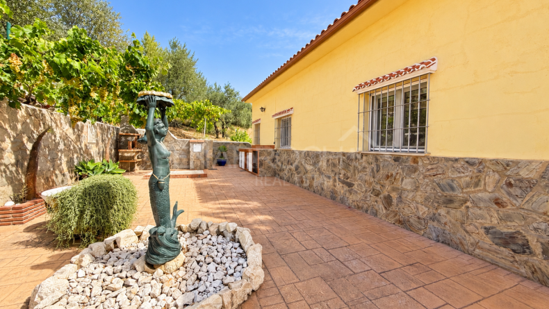 Galería de fotos - Casa de campo con vistas panorámicas en Monda