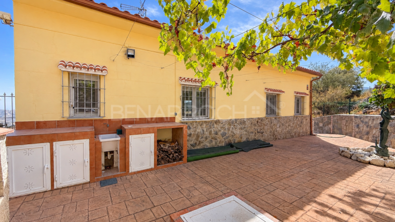 Galería de fotos - Casa de campo con vistas panorámicas en Monda