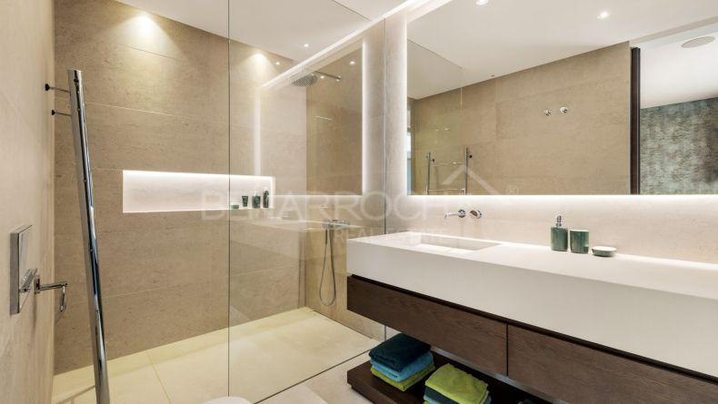 Photo gallery - Frontline Golf Villa in Los Flamingos Golf, Benahavís