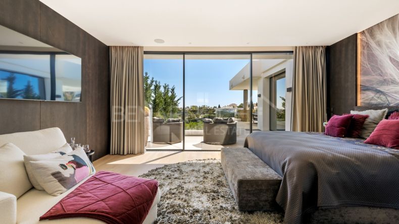 Photo gallery - Frontline Golf Villa in Los Flamingos Golf, Benahavís