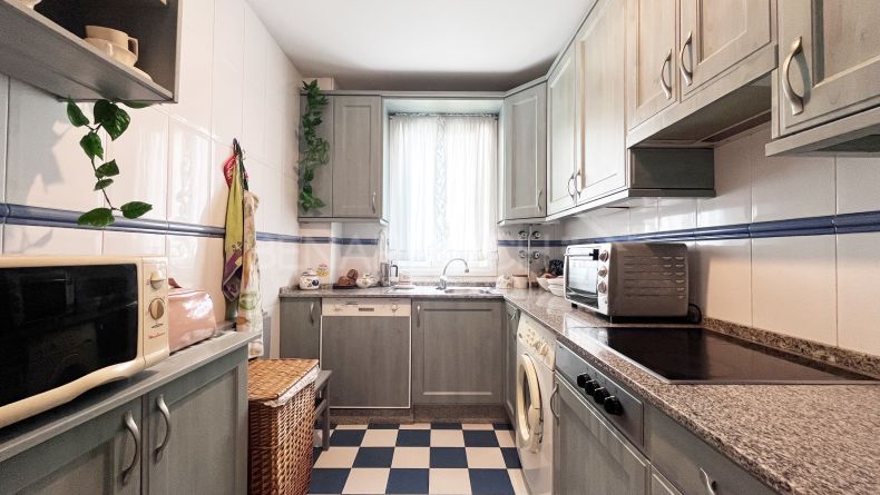 Photo gallery - Mid-floor apartment in Marbella's Golden Mile, Marbella