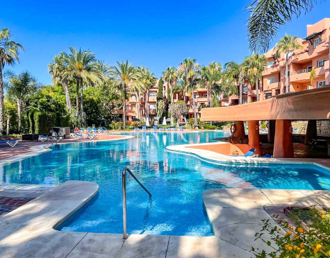 Apartment on the Golden Mile for short term rental.