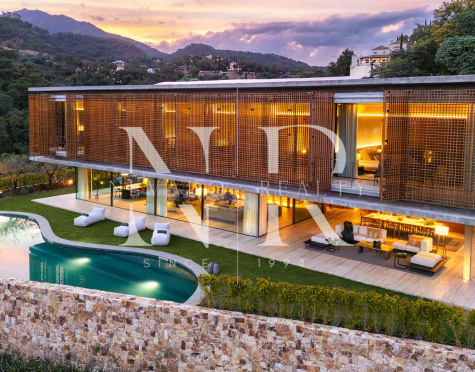 Villa en El Madroñal con vistas panorámicas al mar y a la montaña en venta