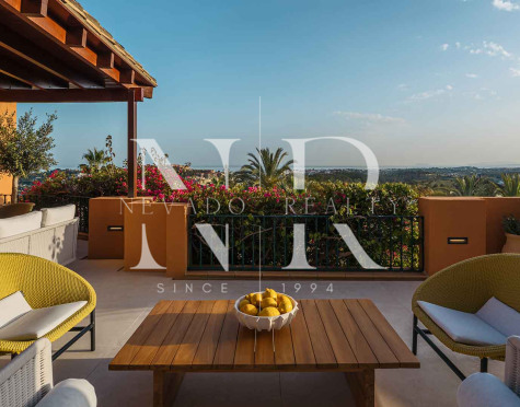 Apartamento en Urbanización Les Belvederes con vistas panorámicas al mar en venta