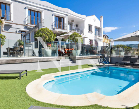Adosada en Urbanización La Perla de la Heredia con piscina privada en venta