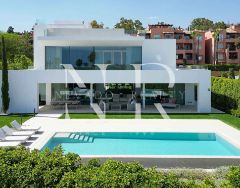 Golden Mile villa very close to the beach for sale