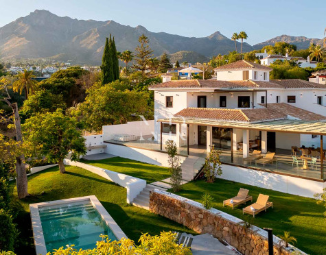 Villa en Marbella Centro muy cerca de la playa en venta.