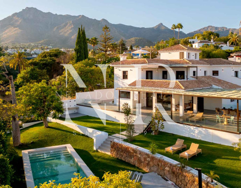 Villa en Marbella Centro muy cerca de la playa en venta.