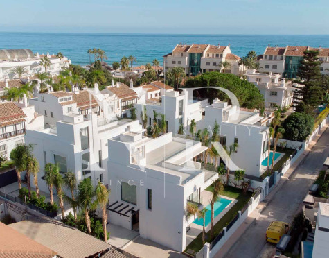Villa in Rio Verde just a few metres from the beach for sale