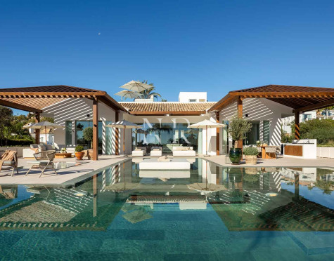 Villa en Las Brisas en primera línea de golf con vistas panorámicas en venta