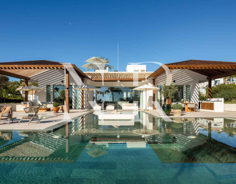 Villa en Las Brisas en primera línea de golf con vistas panorámicas en venta