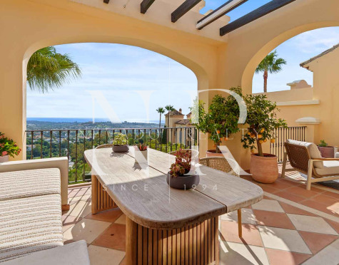 Ático con vistas al mar en La Quinta, Benahavís en venta