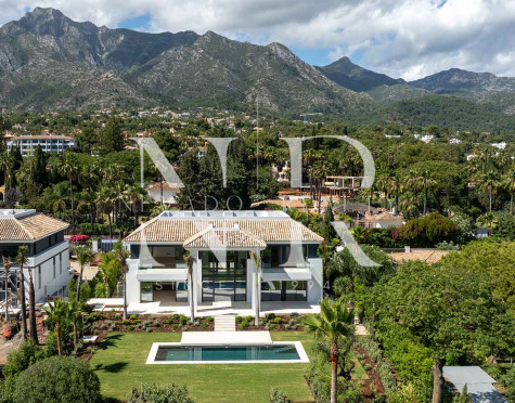 Villa con vista al mar en Rocio de Nagüeles en venta