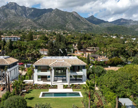 Sea-view villa in Rocío de Nagüeles for sale