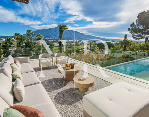 Villa con vistas panorámicas en Nueva Andalucía en venta