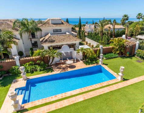Villa in Sierra Blanca with sea views for sale