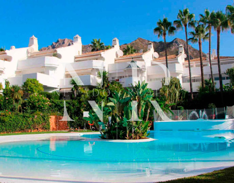 Adosada en Urbanización Camoján Blanco - Balcones de Sierra Blanca en venta