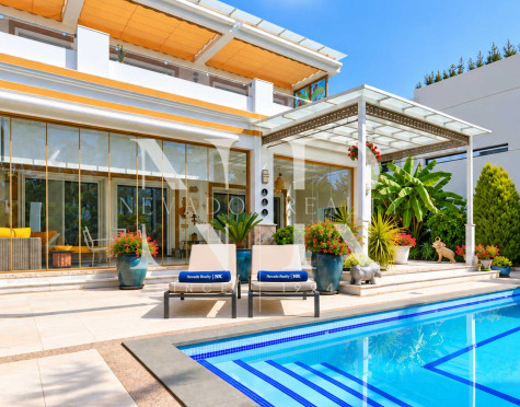 Villa en Urbanización Casablanca junto a la playa en venta